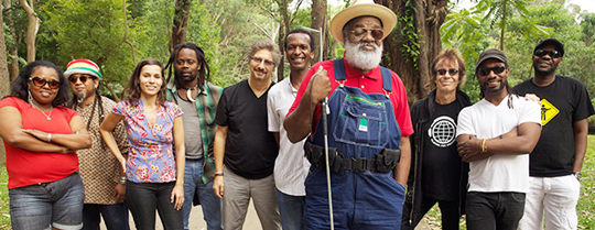 Atração internacional, o grupo Playing for Change é um dos mais esperados Playing for change se apresenta em Ilhabela
