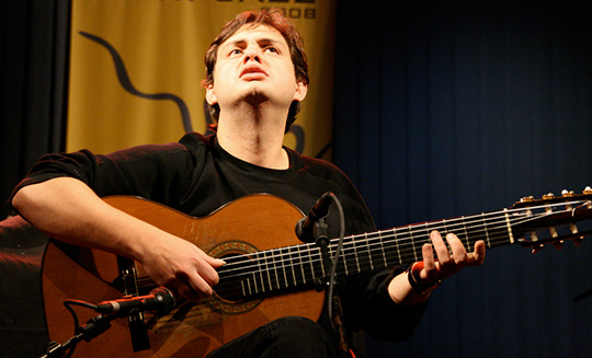 Violonista e compositor Yamandu Costa Violonista e compositor Yamandu Costa