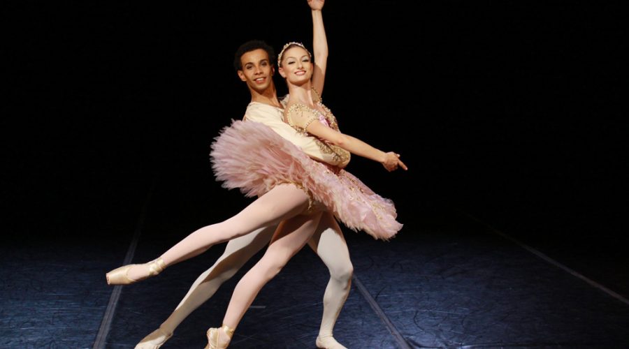 São Paulo Companhia de Dança faz espetáculo em Ilhabela