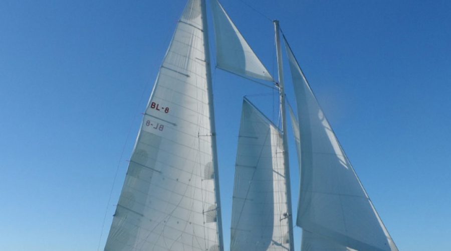 O lendário veleiro Atrevida na Semana de Vela de Ilhabela