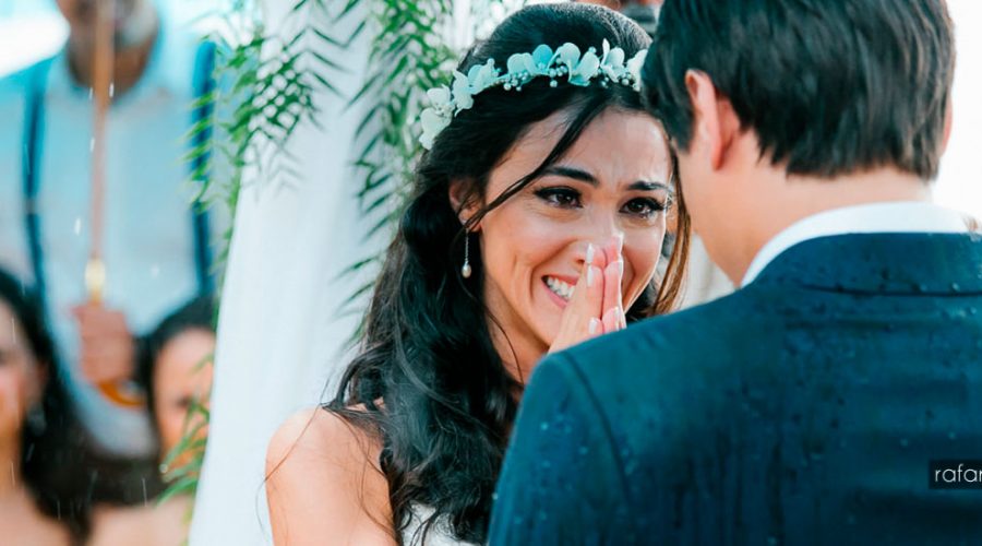 Depoimento de Noiva: Chuva no casamento na praia – como lidar?